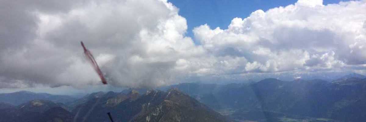 Flugwegposition um 11:30:48: Aufgenommen in der Nähe von Gemeinde Gitschtal, Österreich in 2330 Meter